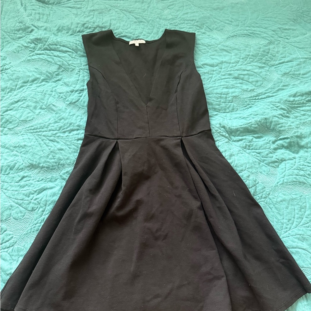 Elegant Black Sleeveless Dress